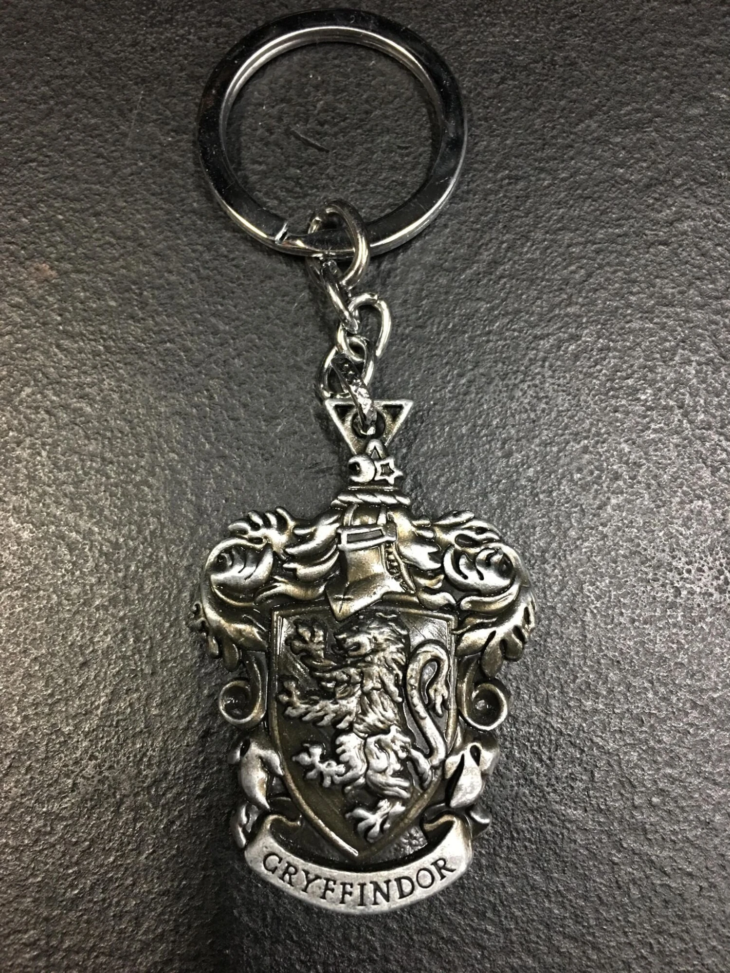 Harry Potter - Gryffindor House Metal Keyring — Inacoma 4 Harry Potter - Gryffindor House Metal Keyring — Inacoma - Image 2