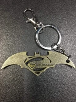 Batman Vs Superman - Metal Keyring — Inacoma -Inacoma 41AA66C8 731C 457B 809D FA3B6063C300