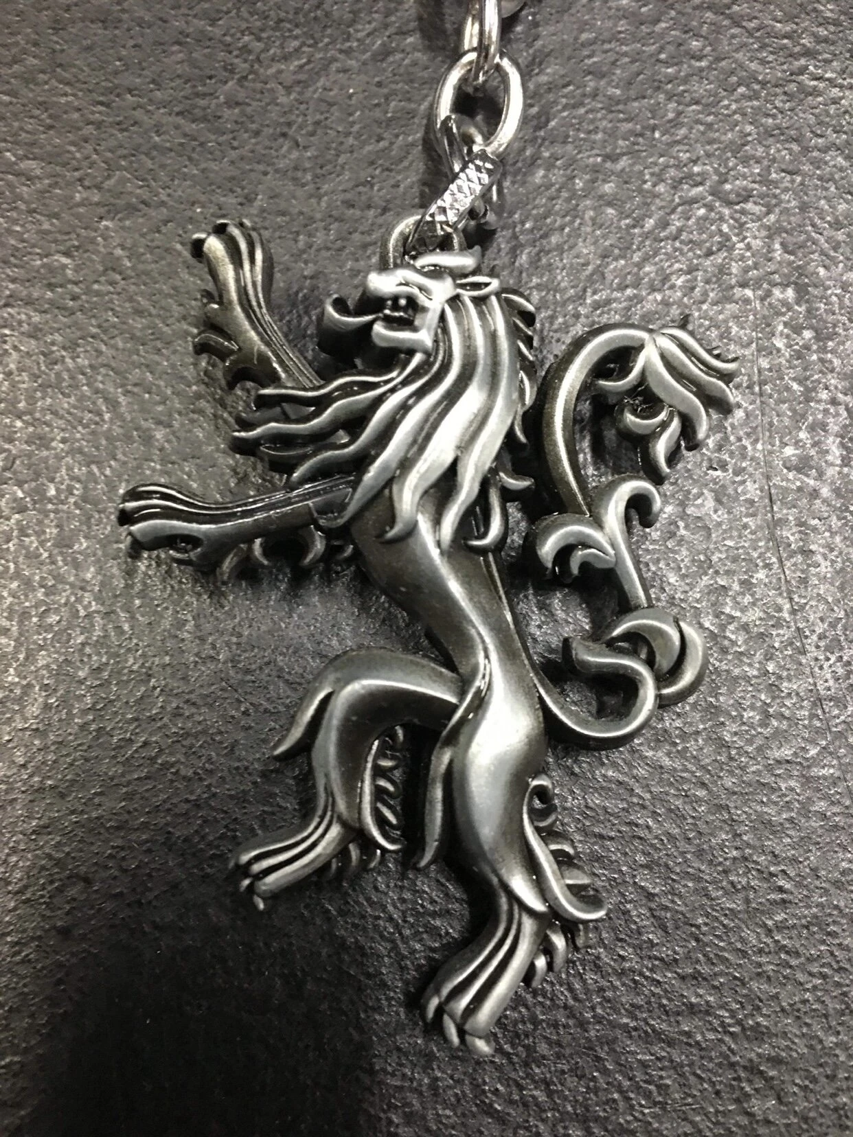 Game Of Thrones - Lannister Metal Keyring — Inacoma 3 Game Of Thrones - Lannister Metal Keyring — Inacoma
