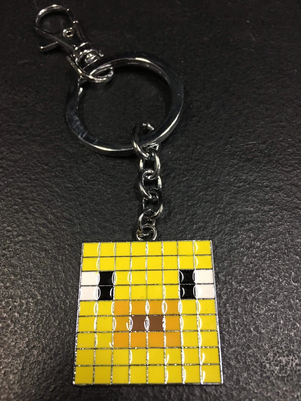 Minecraft - Yellow Sheep Metal Keyring — Inacoma 3 Minecraft - Yellow Sheep Metal Keyring — Inacoma