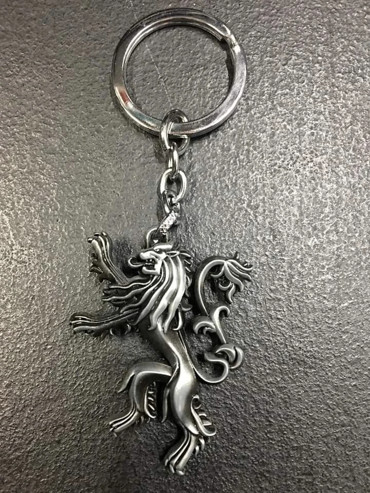 Game Of Thrones - Lannister Metal Keyring — Inacoma 4 Game Of Thrones - Lannister Metal Keyring — Inacoma - Image 2