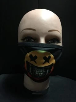 Smiley Grin Face Mask — Inacoma