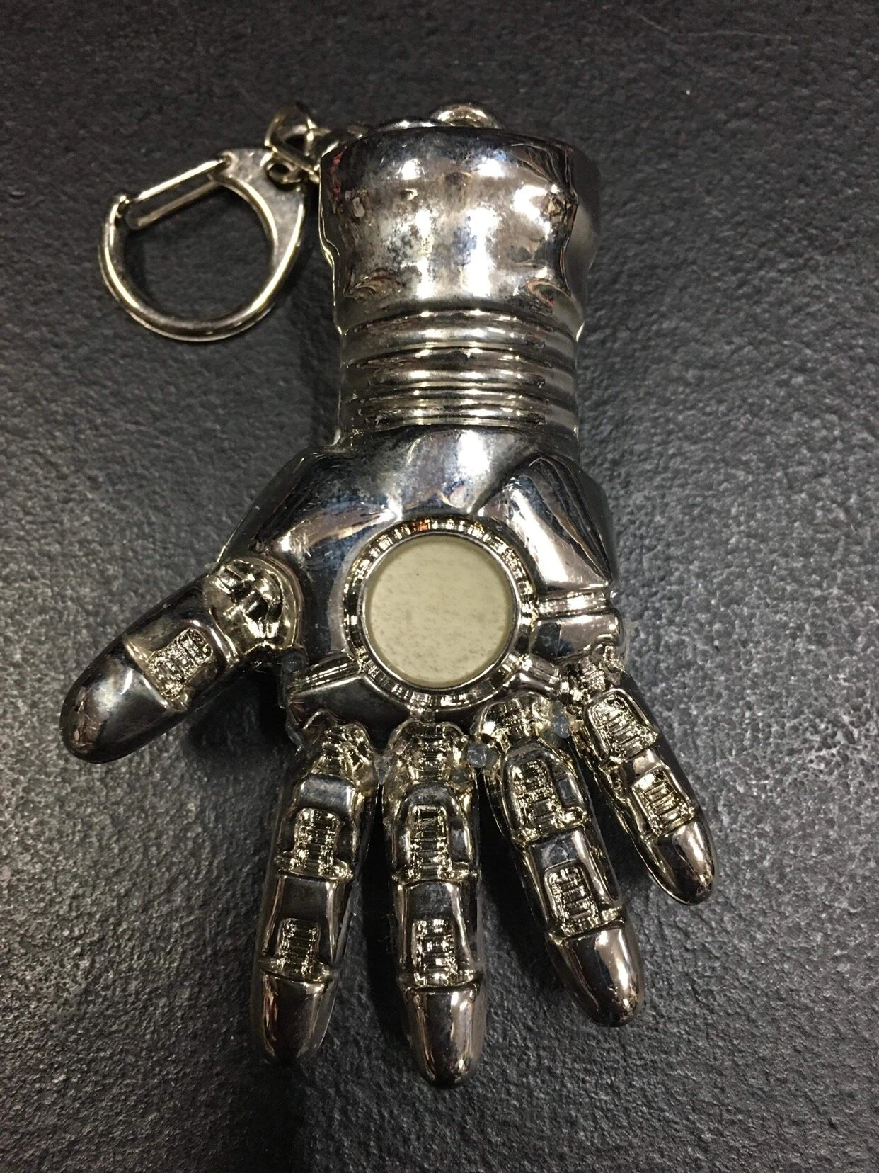 Iron Man - Hand Repulsor Metal Keyring — Inacoma 6 Iron Man - Hand Repulsor Metal Keyring — Inacoma - Image 4