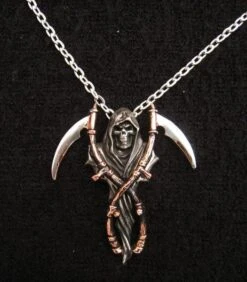 Alchemy The Reapers Arms Pendant — Inacoma